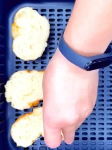 Rabanada na Air Fryer sequinha