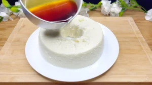 Manjar com Calda de Caramelo
