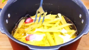 BATATA FRITA DE PANELA DE PRESSÃO