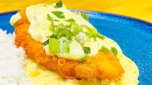 FRANGO EMPANADO COM CREME DE MILHO
