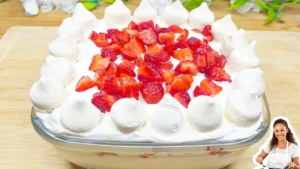 MERENGUE DE MORANGO COM SUSPIRO
