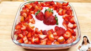 MOUSSE DE MORANGO COM 3 INGREDIENTES